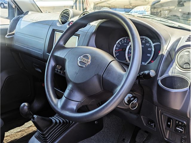 2008 Nissan KICKS thumbnail 35