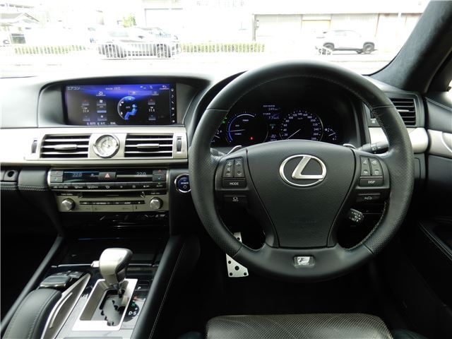 2015 Lexus LS photo 3