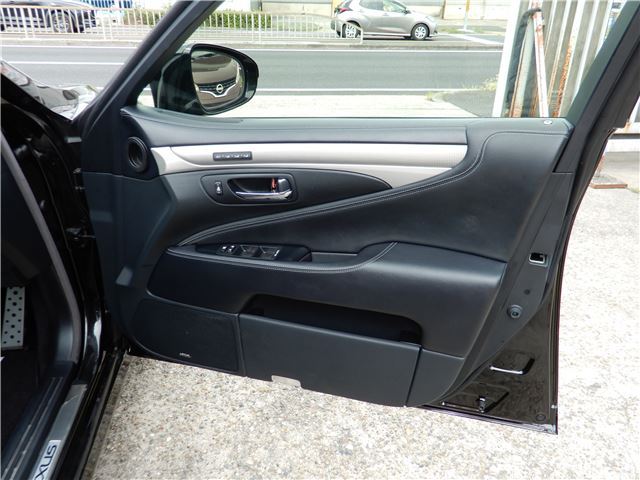 صورة مصغرة 21 لـ 2015 Lexus LS