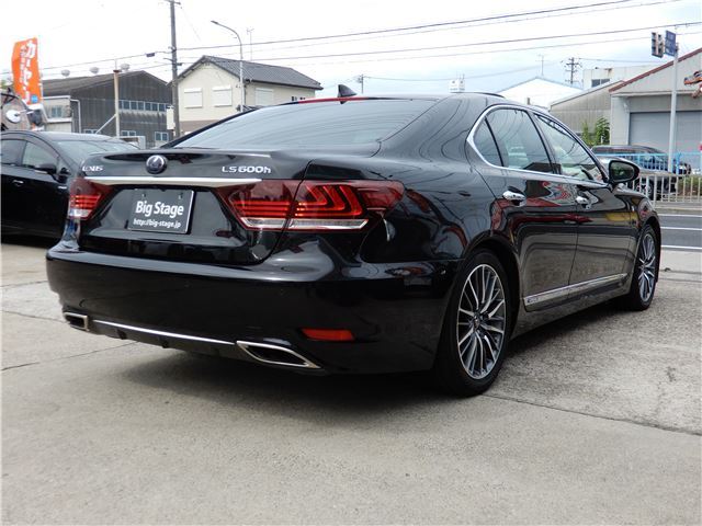 2015 Lexus LS photo 9