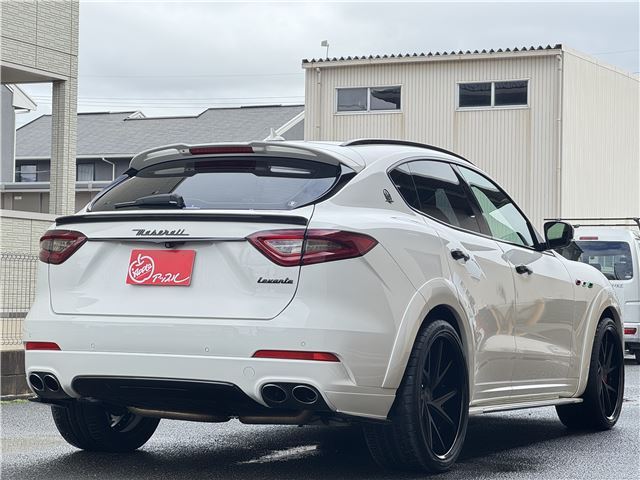 2016 Maserati LEVANTE — фото 2