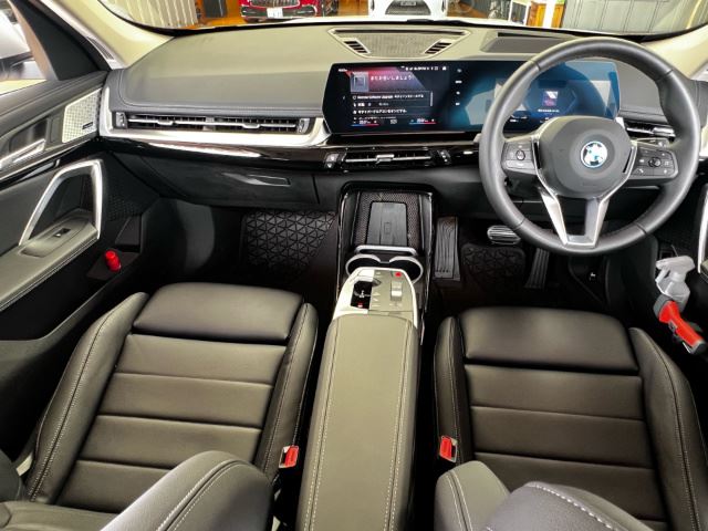 2023 BMW IX1 缩略图 32