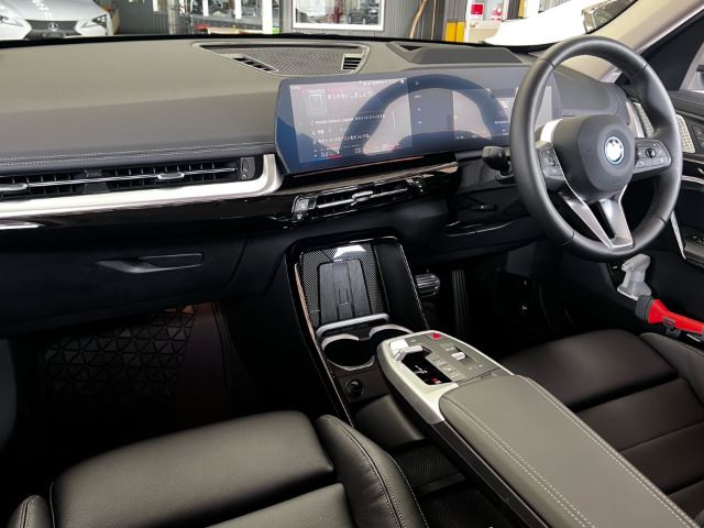 2023 BMW IX1 缩略图 36