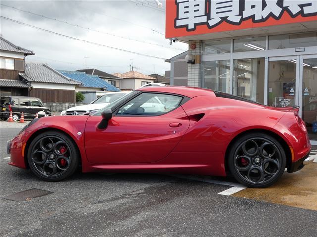 صورة 8 لـ 2015 ALFA Romeo 4C