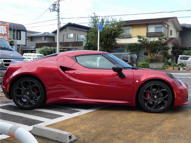 صورة 6 لـ 2015 ALFA Romeo 4C