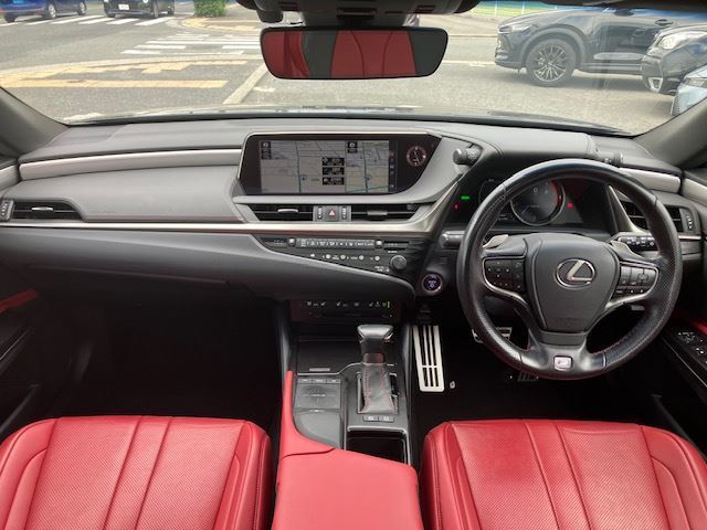 2019 Lexus ES photo 3
