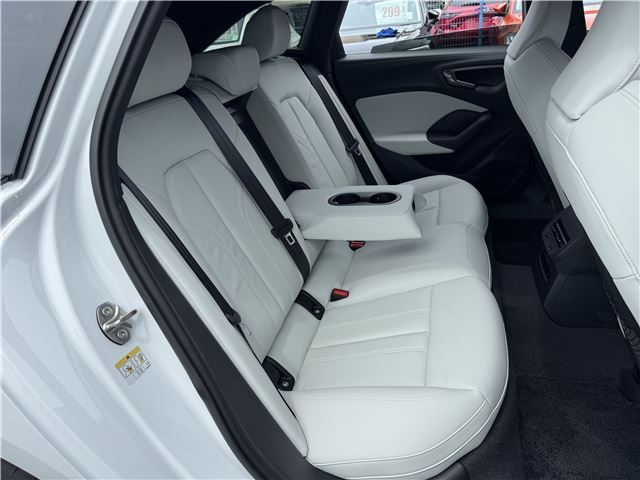 صورة مصغرة 18 لـ 2025 AUDI A5 AVANT