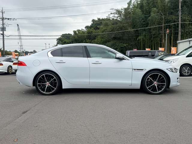 2015 Jaguar XE — фото 8