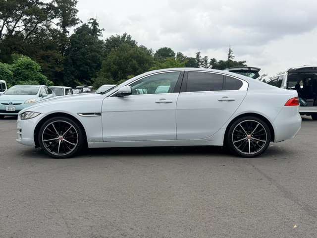 2015 Jaguar XE — фото 7