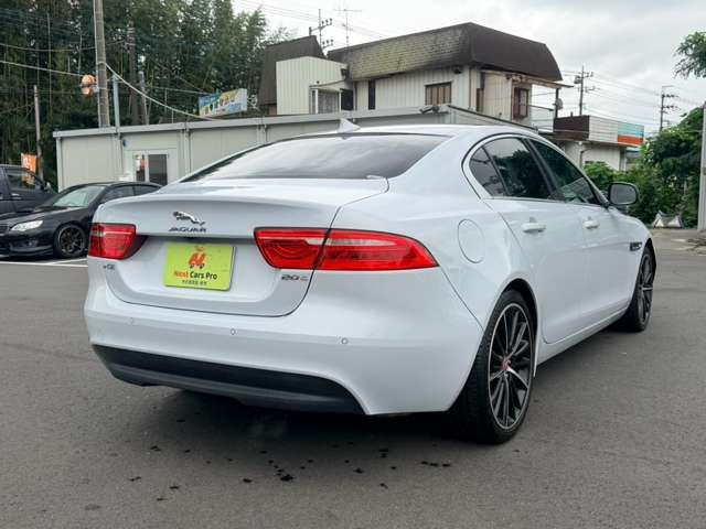 2015 Jaguar XE — фото 4