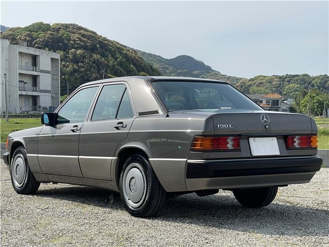 صورة 2 لـ 1989 Mercedes-BENZ 190