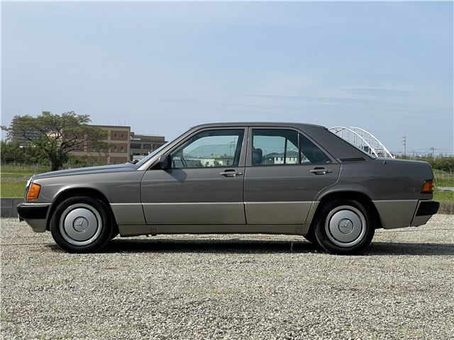 صورة 4 لـ 1989 Mercedes-BENZ 190