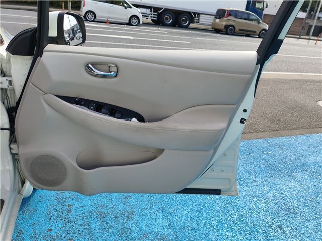 صورة مصغرة 14 لـ 2011 Nissan LEAF