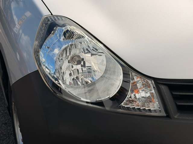 صورة مصغرة 31 لـ 2018 Nissan NV150AD