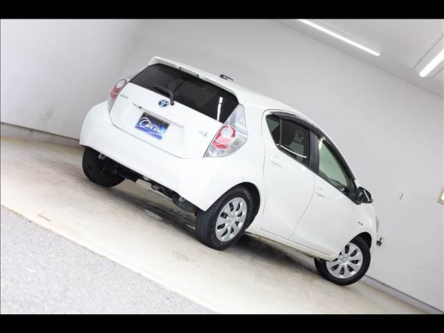 2013 Toyota AQUA — миниатюра 12