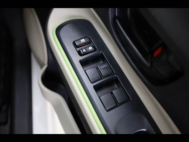 2013 Toyota AQUA — фото 10