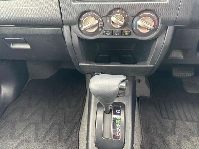 2009 Nissan KICKS — фото 6
