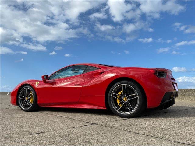 2019 Ferrari 488 GTB 照片 1