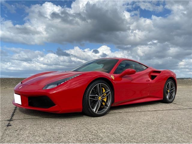 2019 Ferrari 488 GTB 照片 2