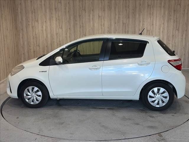 2017 Toyota VITZ — миниатюра 20