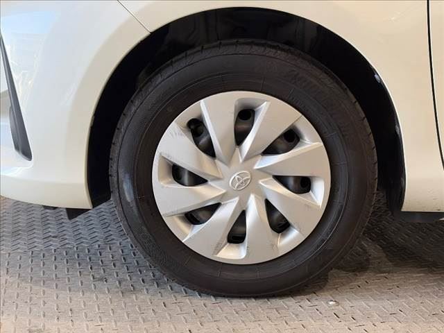 2017 Toyota VITZ — миниатюра 27