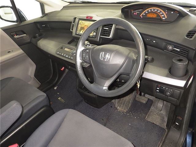2009 Honda FREED — фото 3