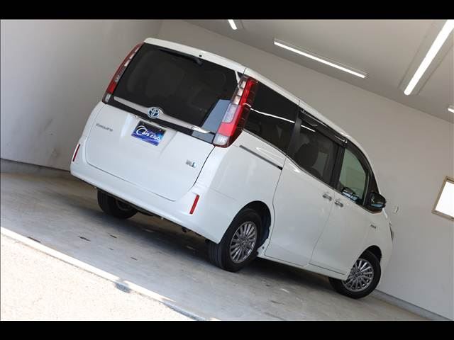 2015 Toyota ESQUIRE thumbnail 12