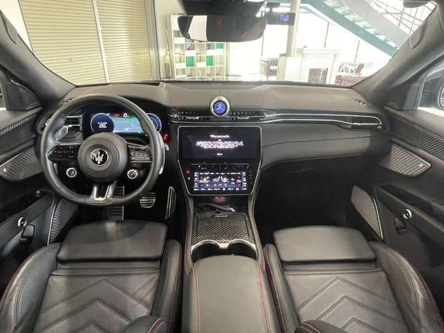 صورة 10 لـ 2023 Maserati GRECALE