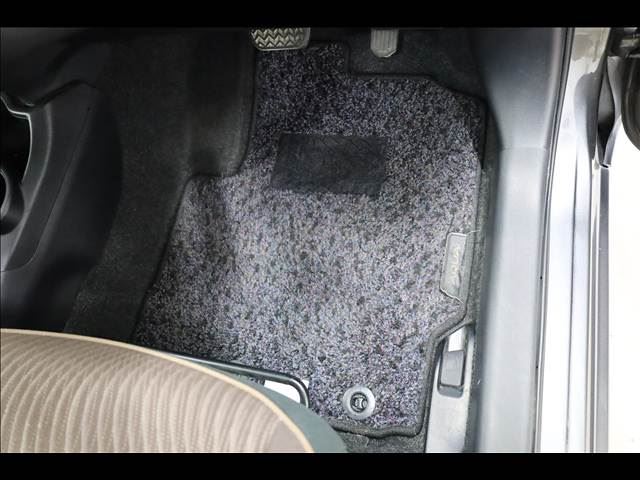 صورة مصغرة 15 لـ 2012 Toyota AQUA