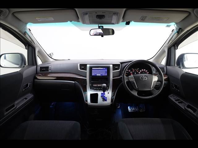 2011 Toyota VELLFIRE — фото 3