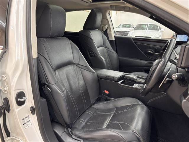 2020 Lexus ES photo 8
