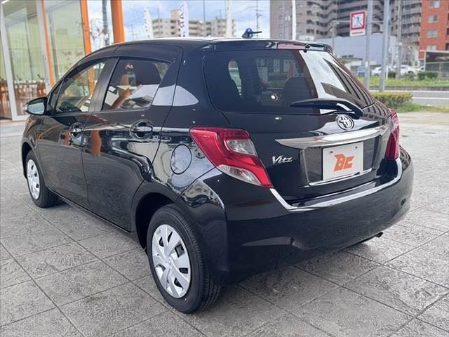 2016 Toyota VITZ thumbnail 13