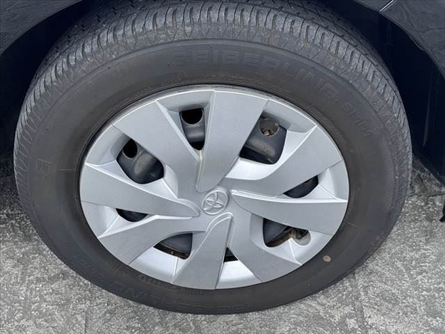 2016 Toyota VITZ thumbnail 40