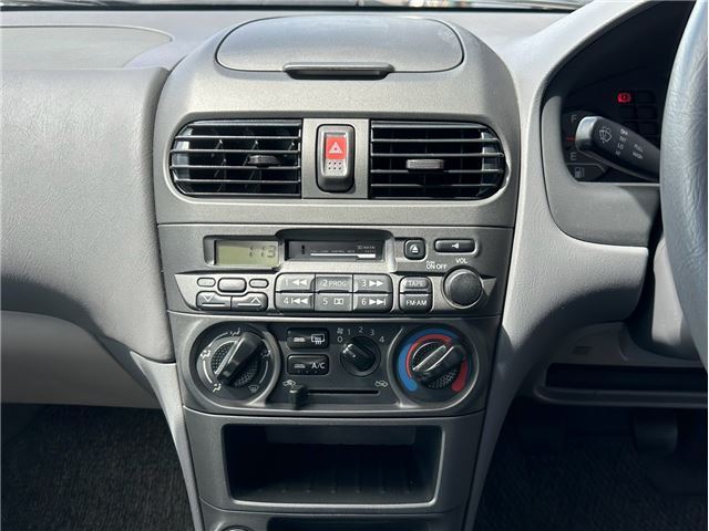 2001 Nissan SUNNY — миниатюра 20