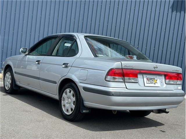 2001 Nissan SUNNY 照片 7