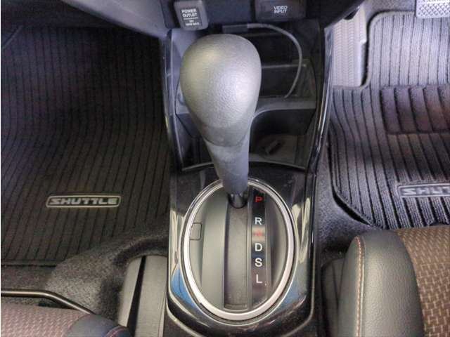2011 Honda FIT SHUTTLE HYBRID — миниатюра 27