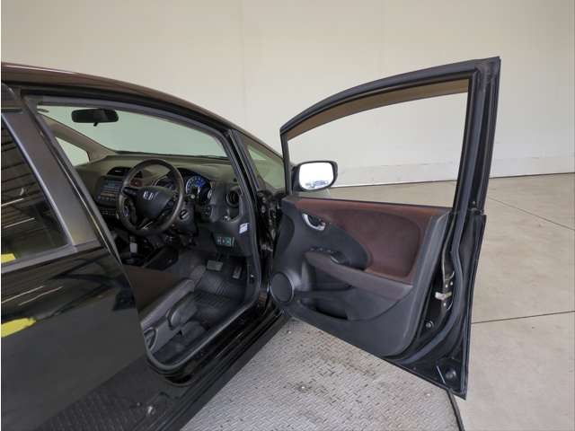2011 Honda FIT SHUTTLE HYBRID — миниатюра 30