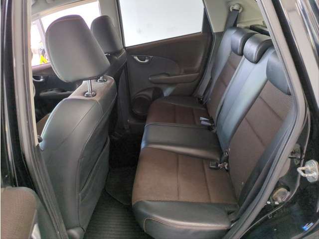 2011 Honda FIT SHUTTLE HYBRID — фото 5