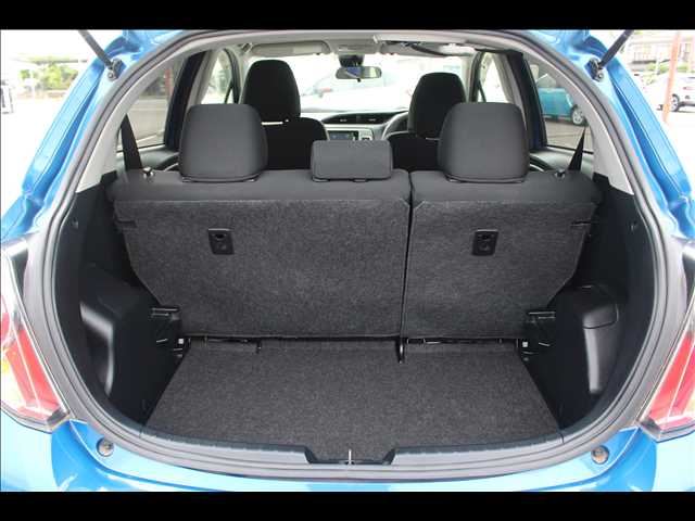 2016 Toyota VITZ 缩略图 11