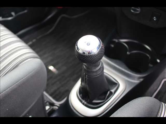 صورة 5 لـ 2016 Toyota VITZ