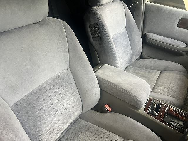 صورة مصغرة 25 لـ 1996 Nissan CIMA