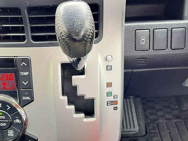 2011 Toyota VOXY thumbnail 20