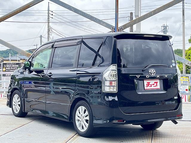 2011 Toyota VOXY thumbnail 9