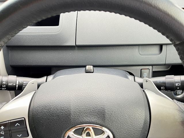 2011 Toyota VOXY thumbnail 6