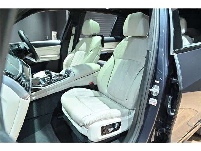 2020 BMW X7 缩略图 20