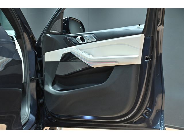 2020 BMW X7 缩略图 26