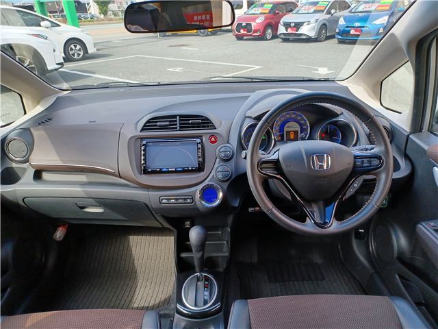 2011 Honda FIT SHUTTLE HYBRID — фото 2