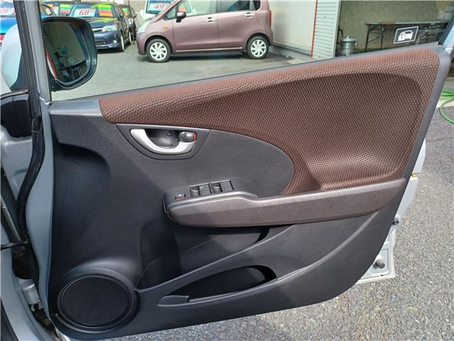 2011 Honda FIT SHUTTLE HYBRID thumbnail 17