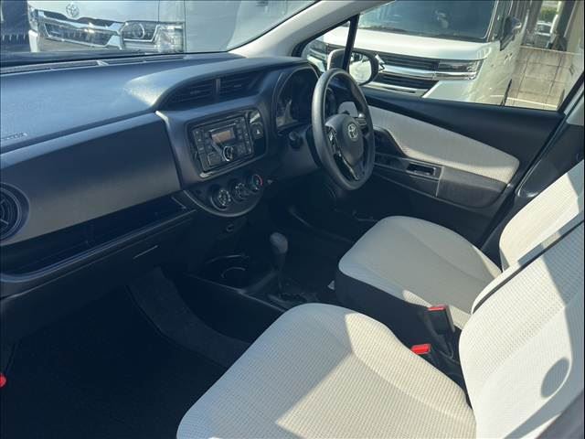 2017 Toyota VITZ — миниатюра 15