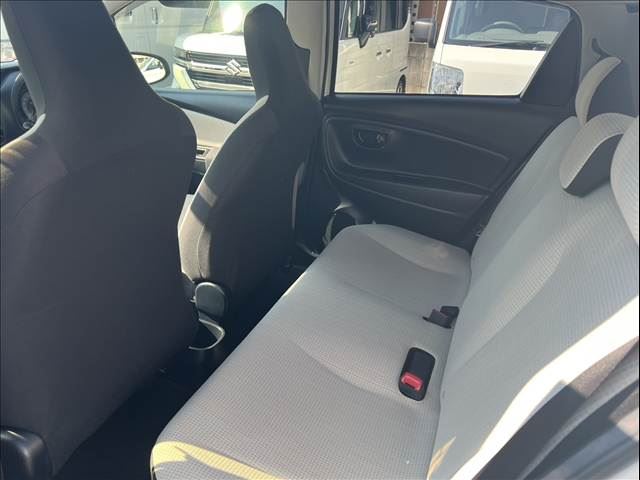 2017 Toyota VITZ — миниатюра 16